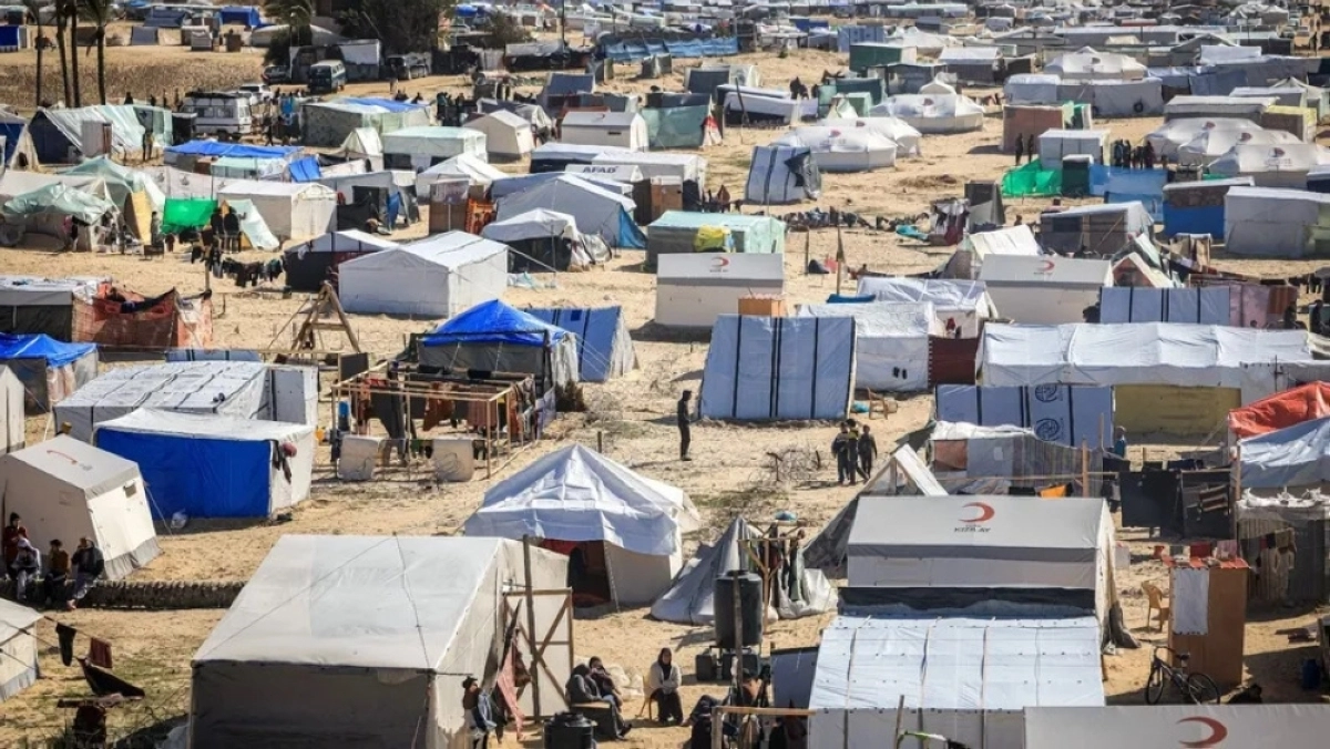 خيام النازحين مهددة بالقصف