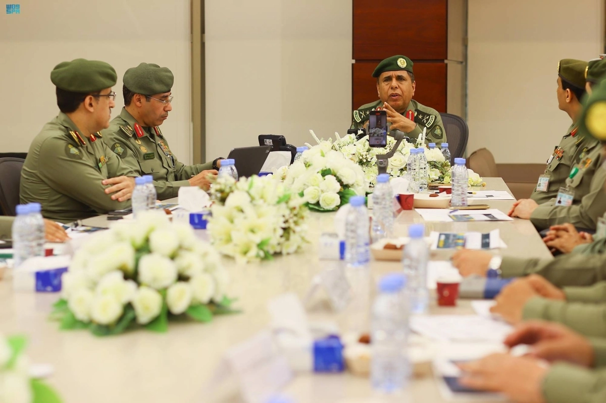 


اليحيى خلال الاجتماع                 (مكة) 