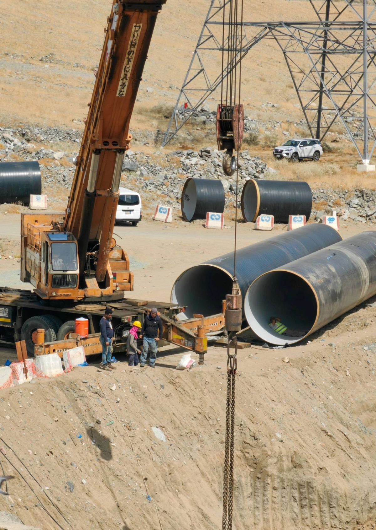 (أنس الحارثي)