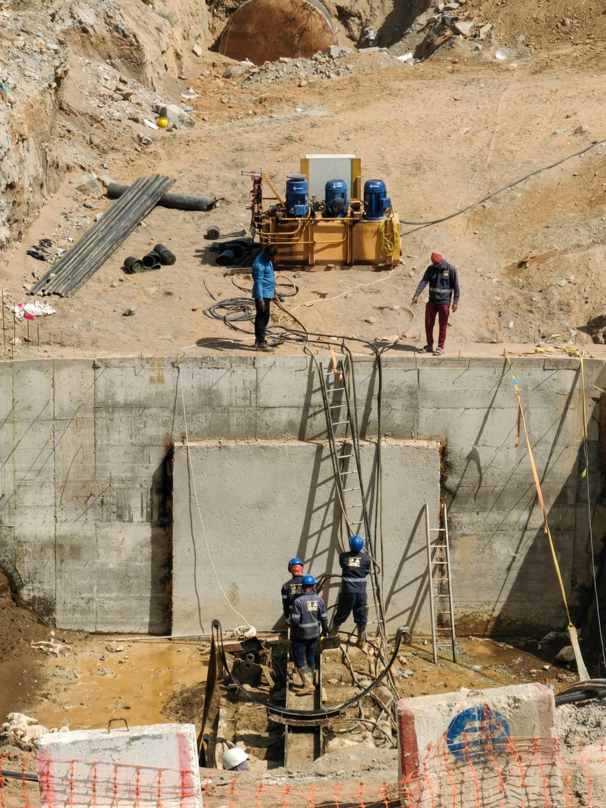 (أنس الحارثي)