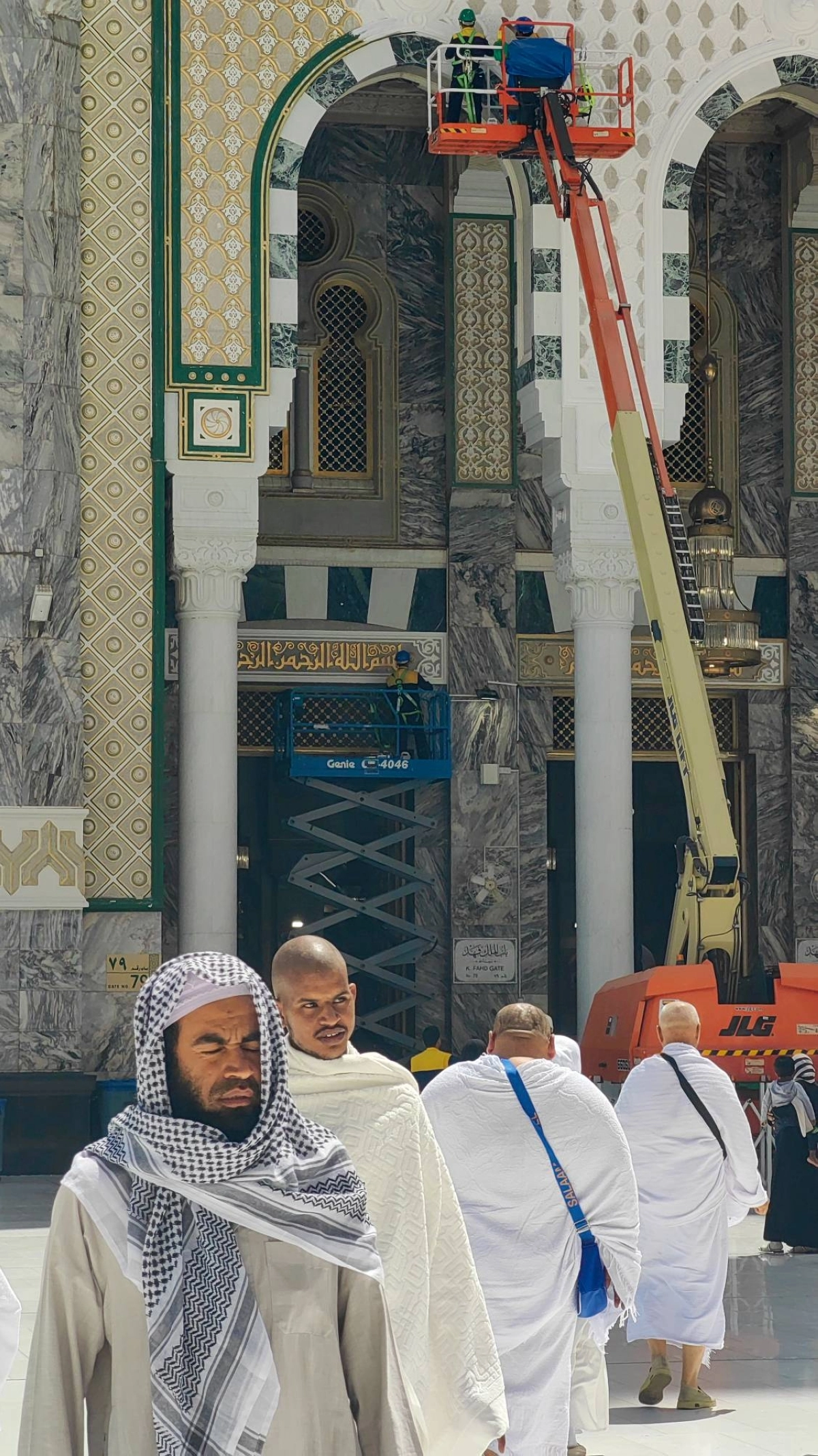 (أنس الحارثي)