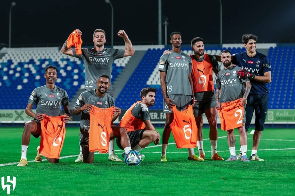 لاعبو الهلال بعد المناورة