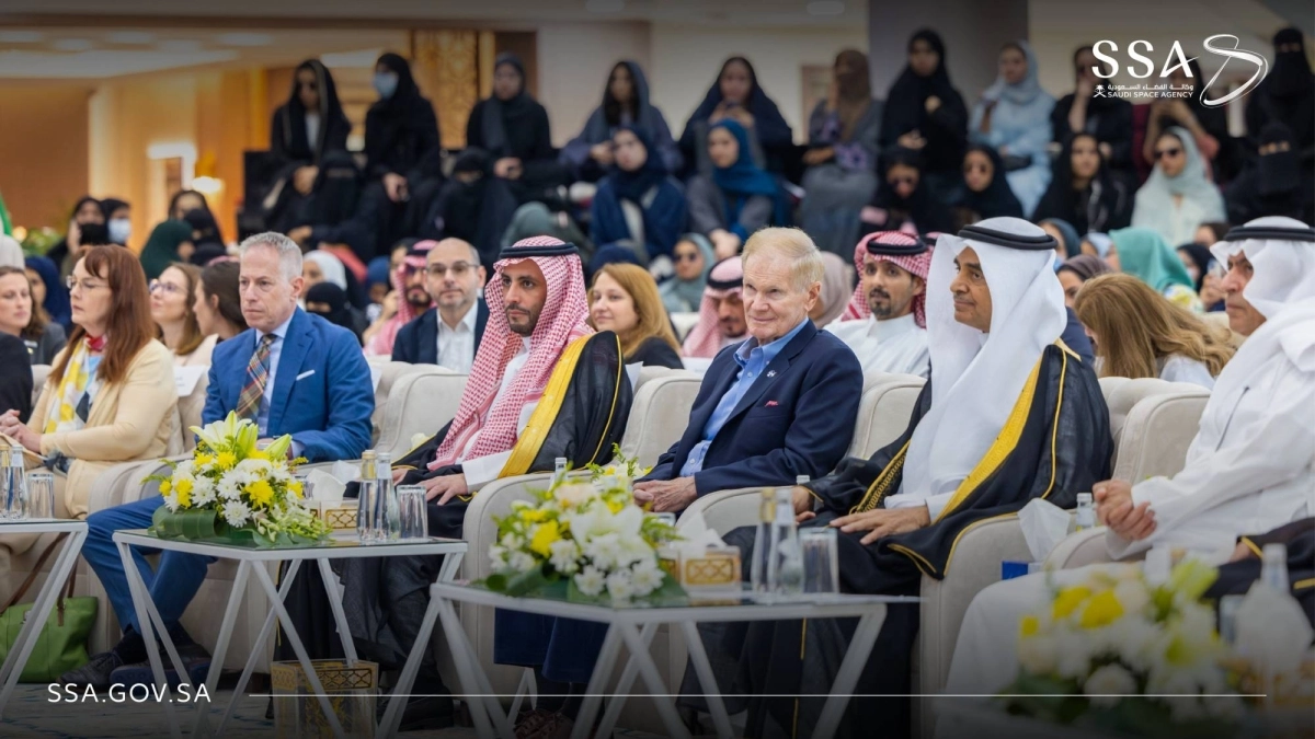 


جانب من حضور الجلسة الحوارية          (مكة) 