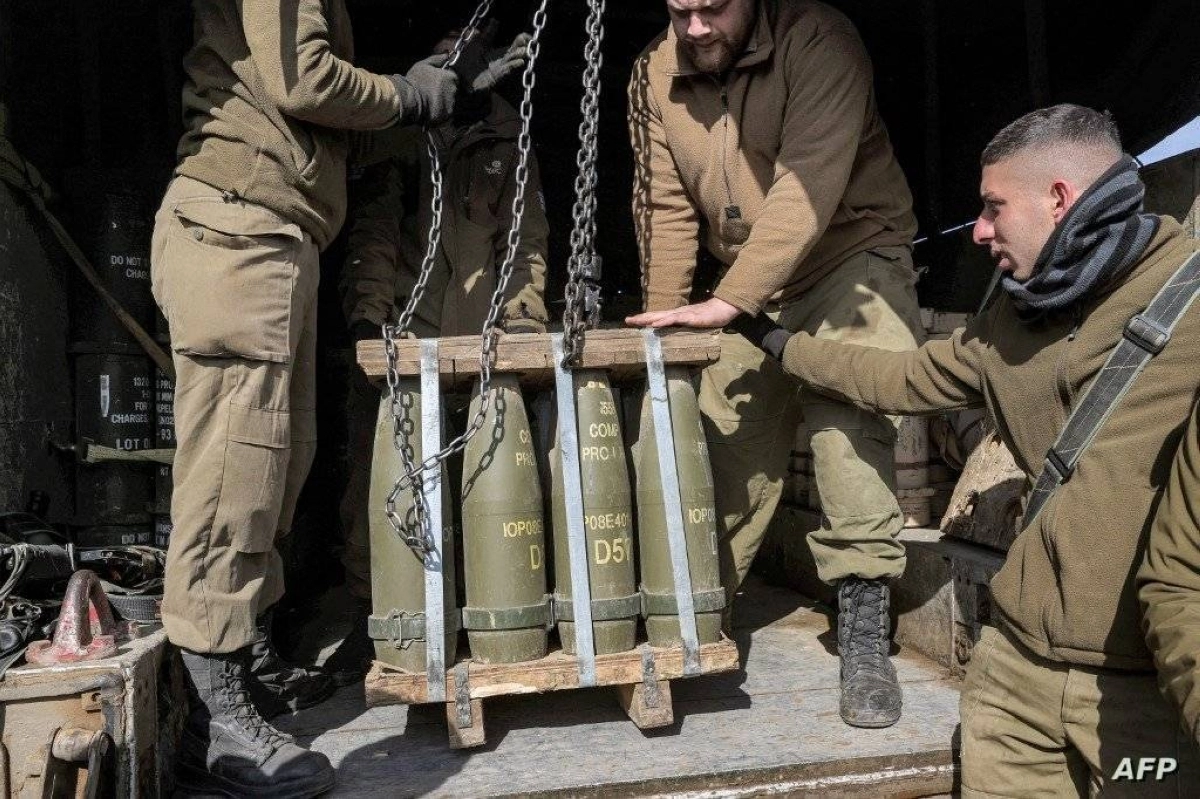 أسلحة أمريكية يجري شحنها لقتل أطفال غزة (مكة)