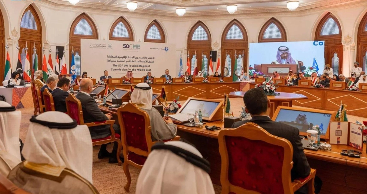 


الخطيب متحدثا في الاجتماع 