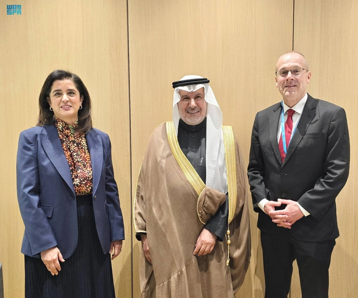 الربيعة مع مسؤولي الصحة العالمية