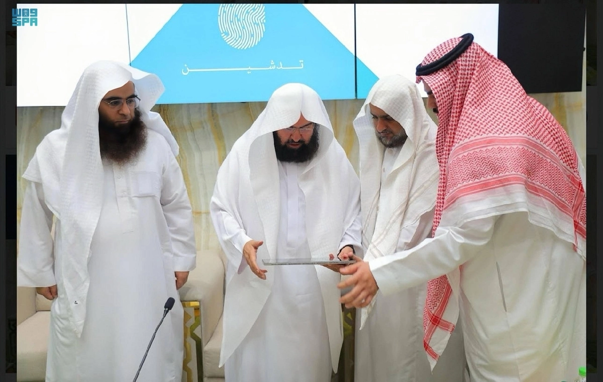 


السديس خلال تدشين الخدمة الجديدة               (مكة) 