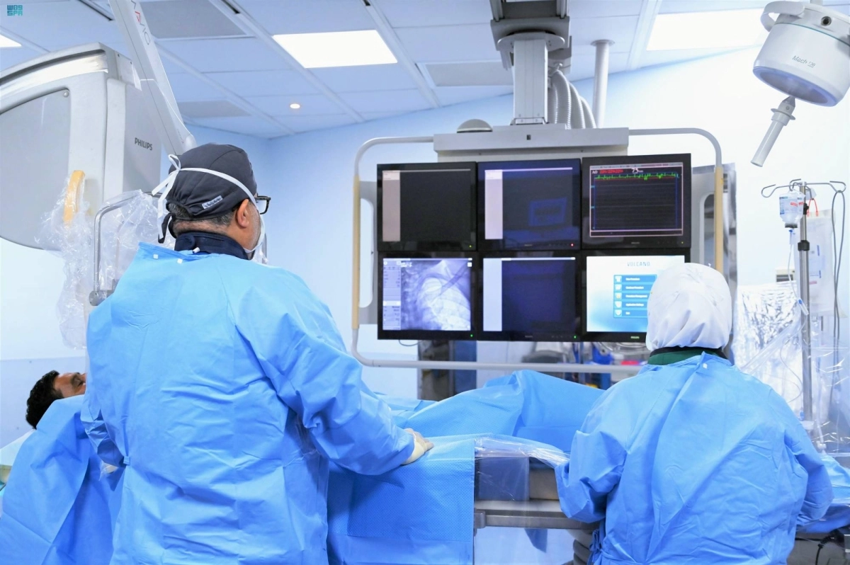 


من تجهيزات الرعاية الصحية                               (مكة) 