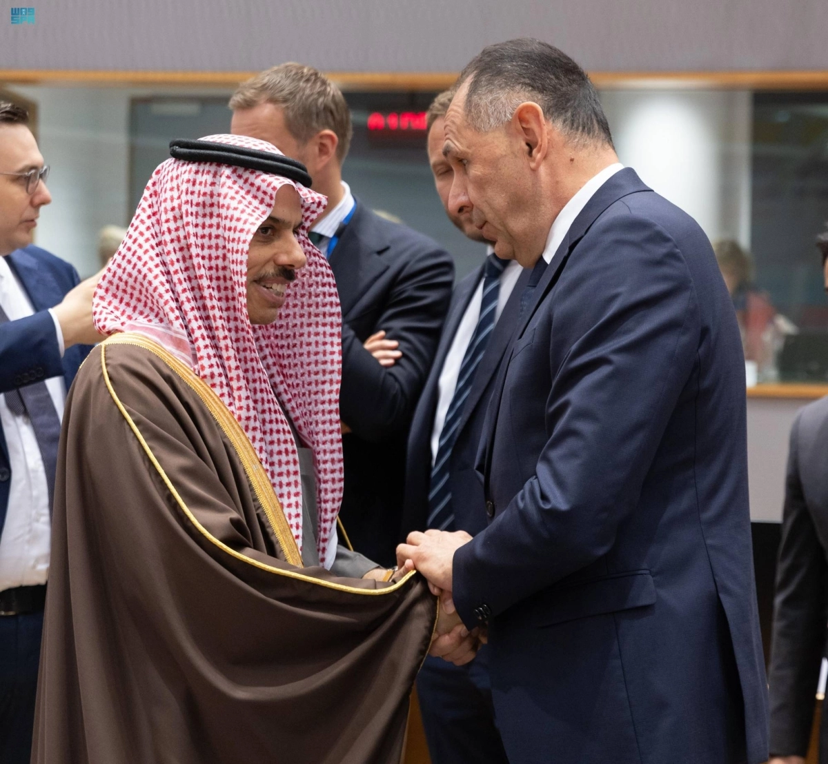 من لقاءات الأمير فيصل بن فرحان الأوروبية