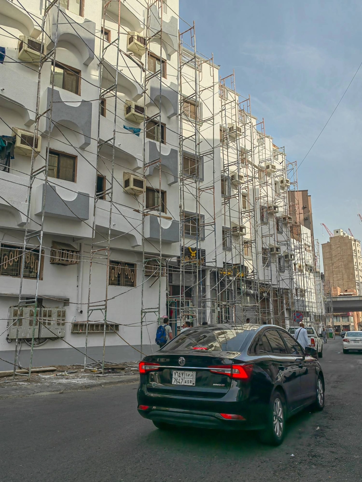 (أنس الحارثي)