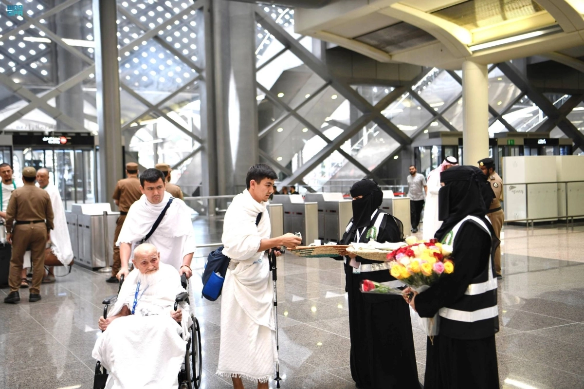 


استقبال ضيوف الرحمن بحفاوة 