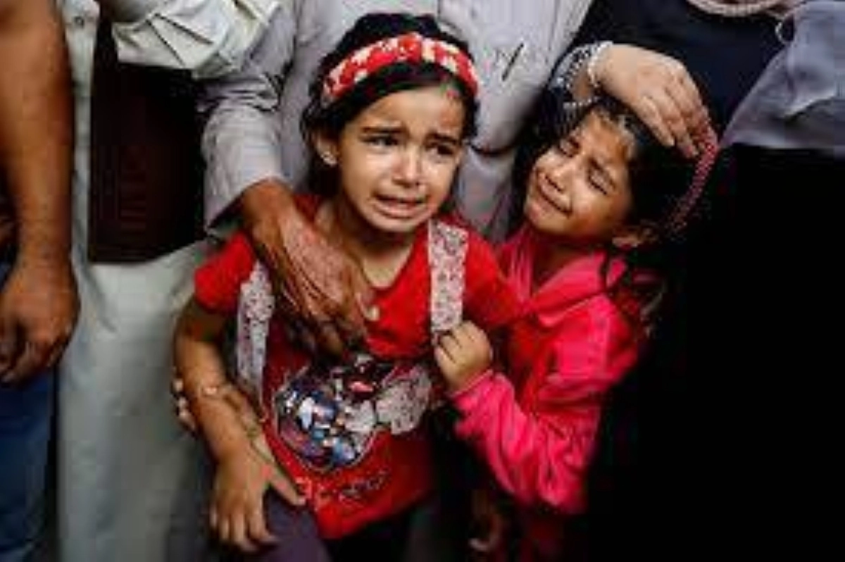 أطفال تبكي فقدان ذويهم في رفح (رفح)