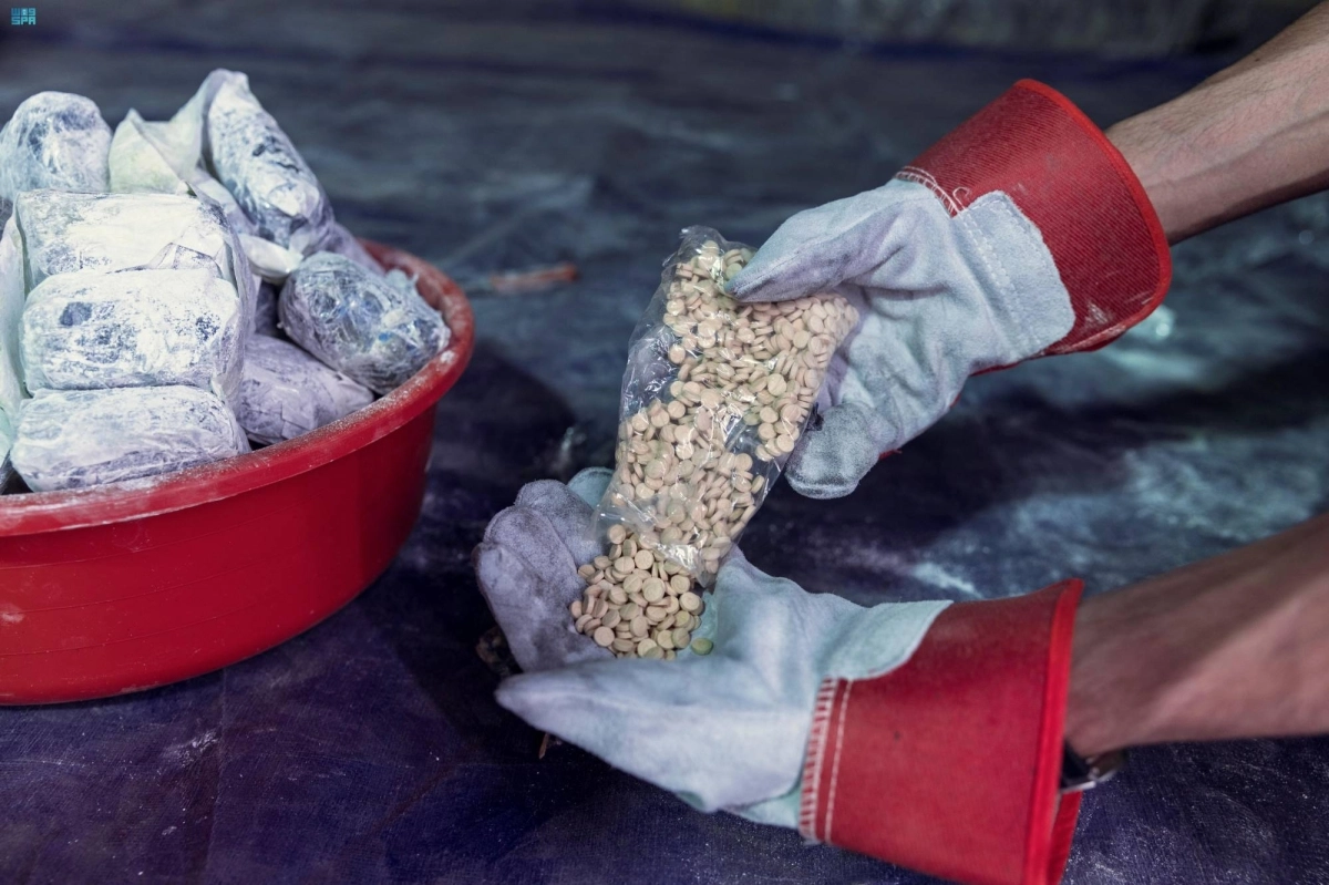 


من الحبوب المخدرة المضبوطة               (مكة) 