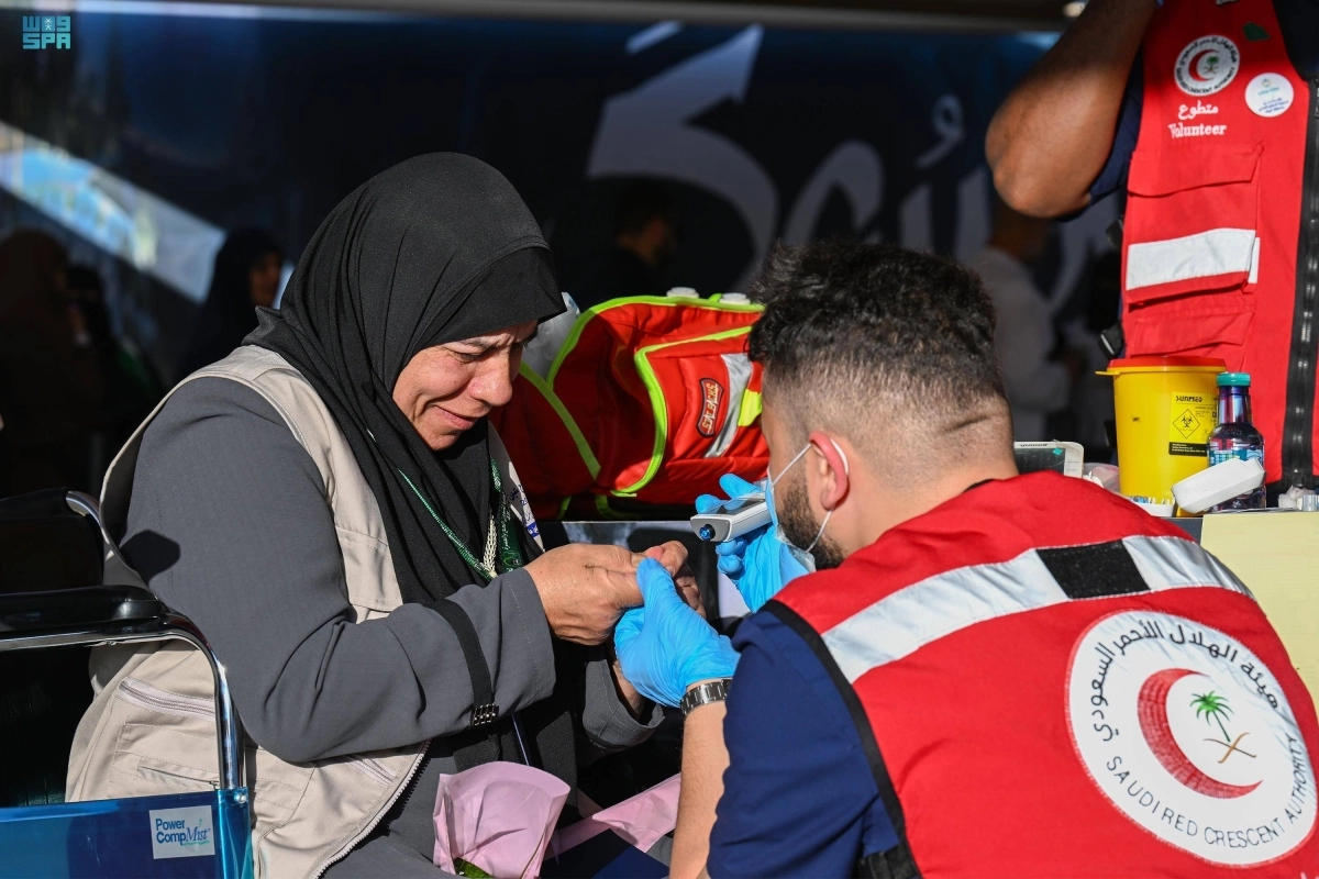 


إسعاف إحدى الحالات                                    (مكة) 