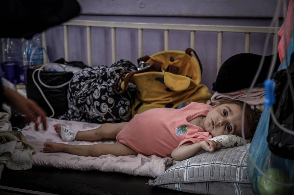 أطفال يعانون في شمال غزة (د ب أ)