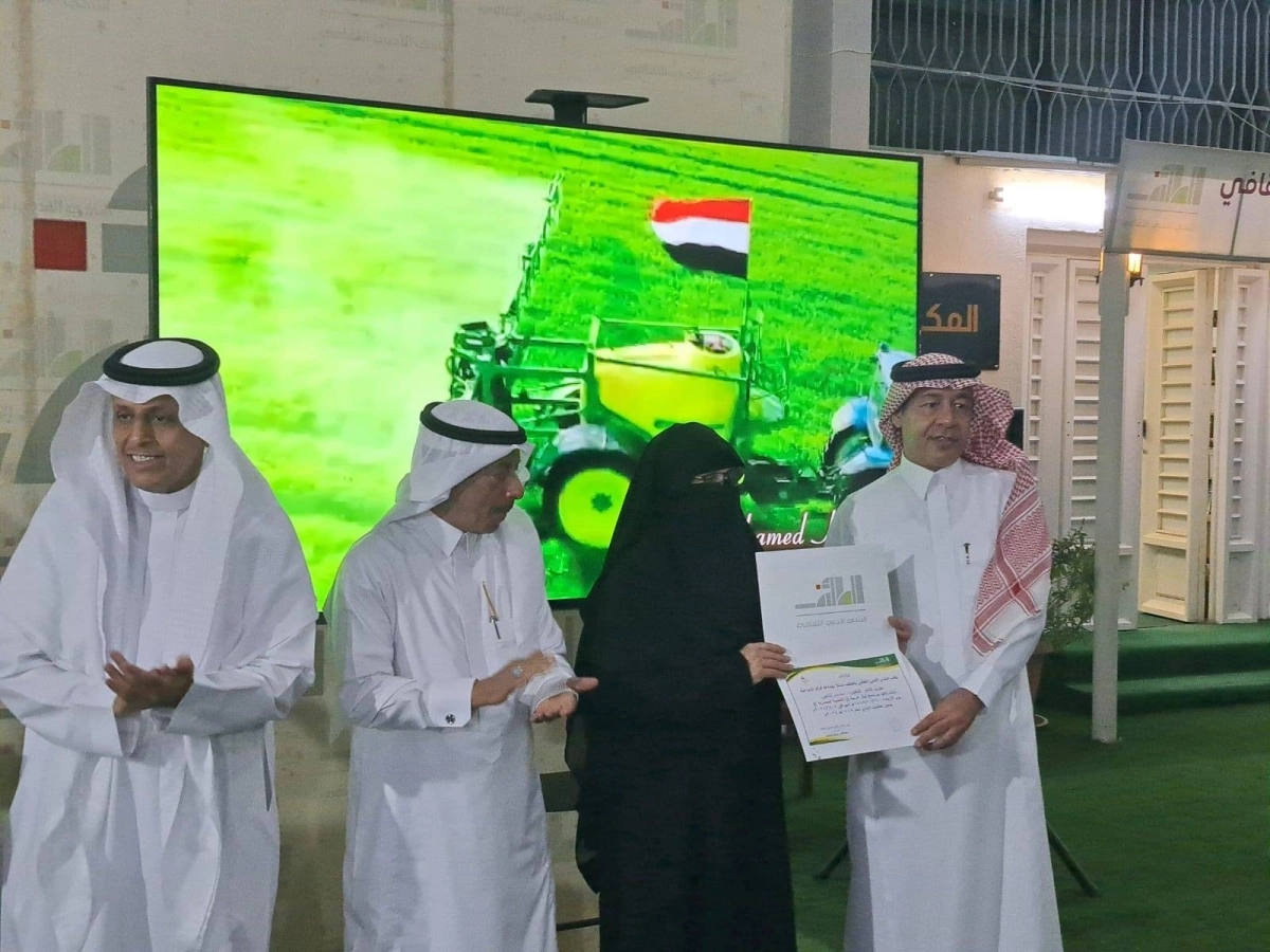 e305b765-8af6-4c3d-9f1c-decc9ea97431