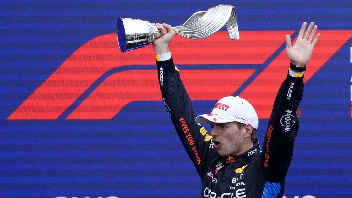 


.. ويتوج بجائزة كندا الكبرى 