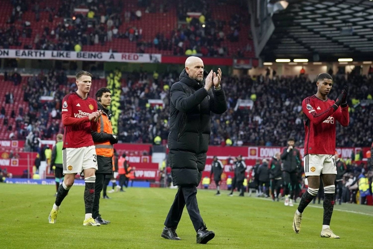 


تين هاج في إحدى المباريات 