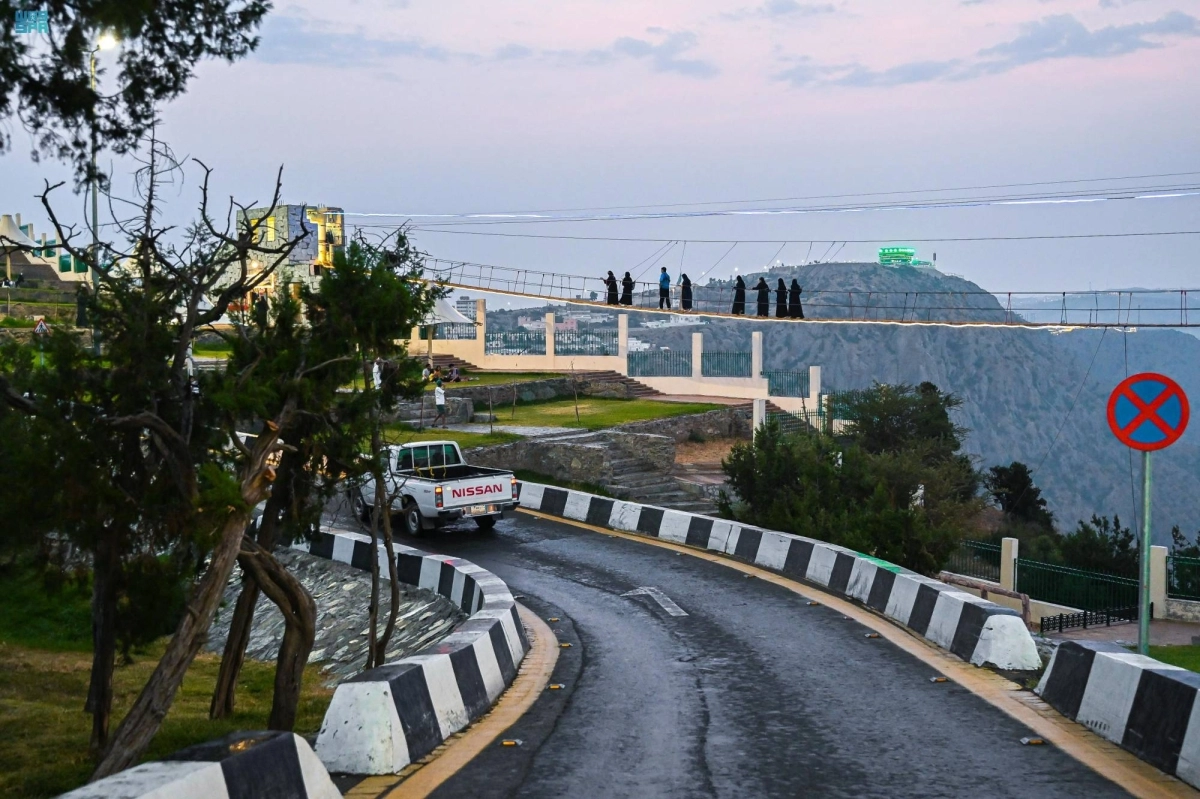 تشكيل طبيعي لألوان الطيف                                                          (مكة)