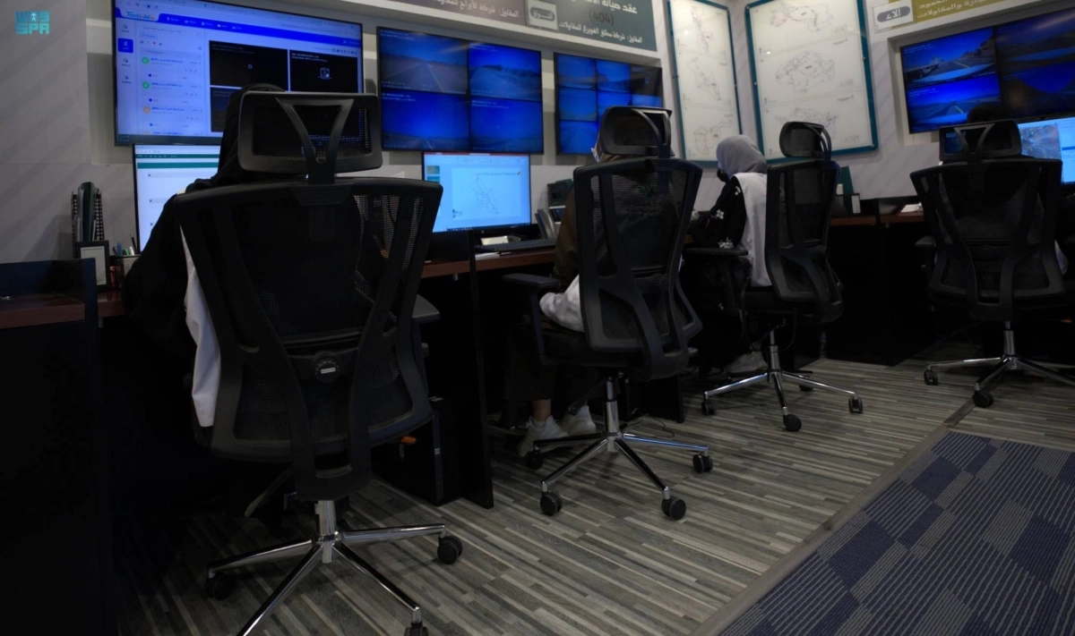 


مراقبة الصخور بمركز التحكم                                      (مكة) 