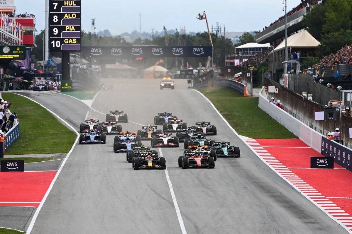 


جانب من سباق جائزة إسبانيا الكبرى 