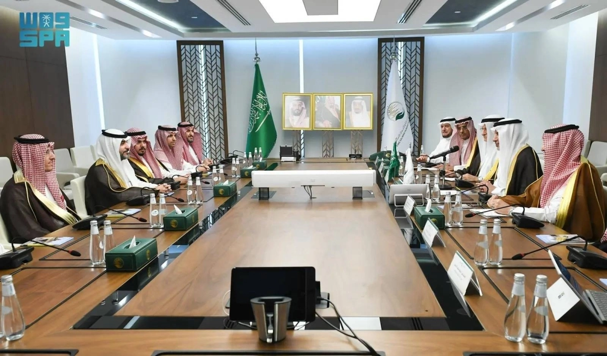 


من اجتماع دعم الجهود الإغاثية                                       (مكة) 