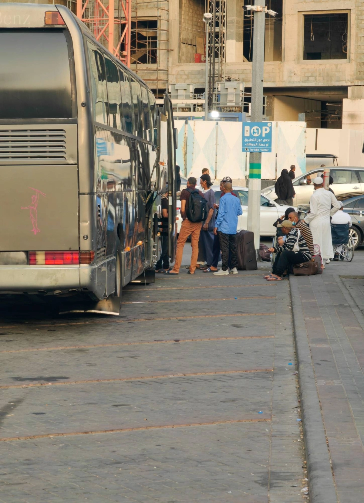 (أنس الحارثي)