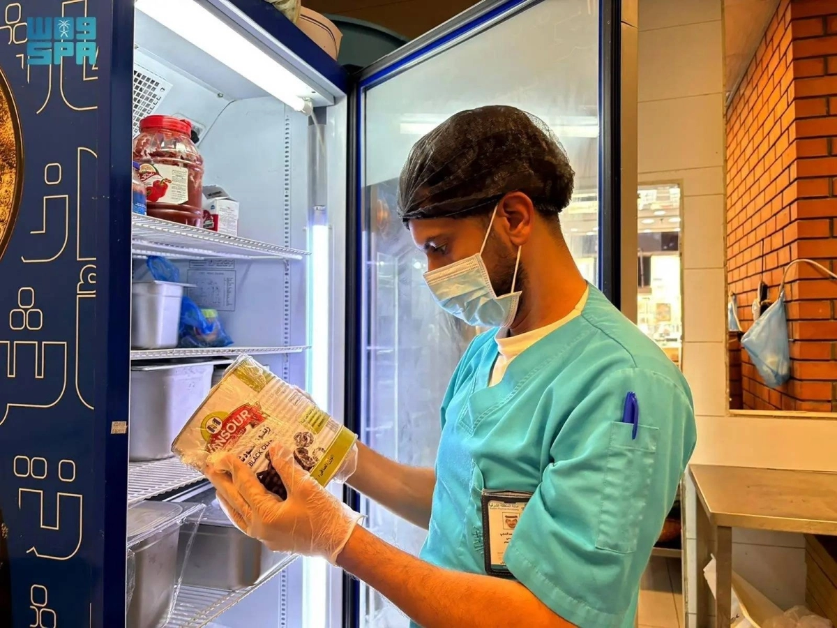 


من إحدى الجولات الرقابية                                                                (مكة) 