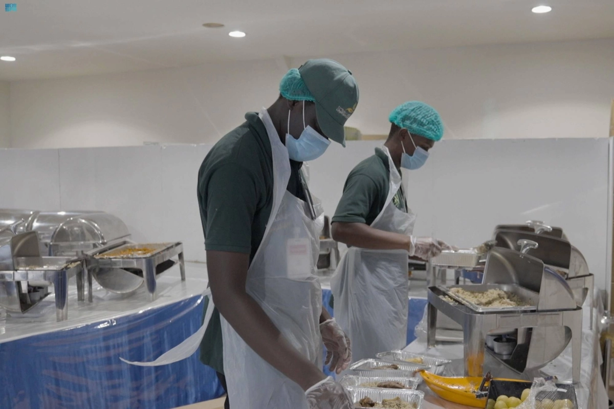 


تجهيز وتغليف الوجبات 