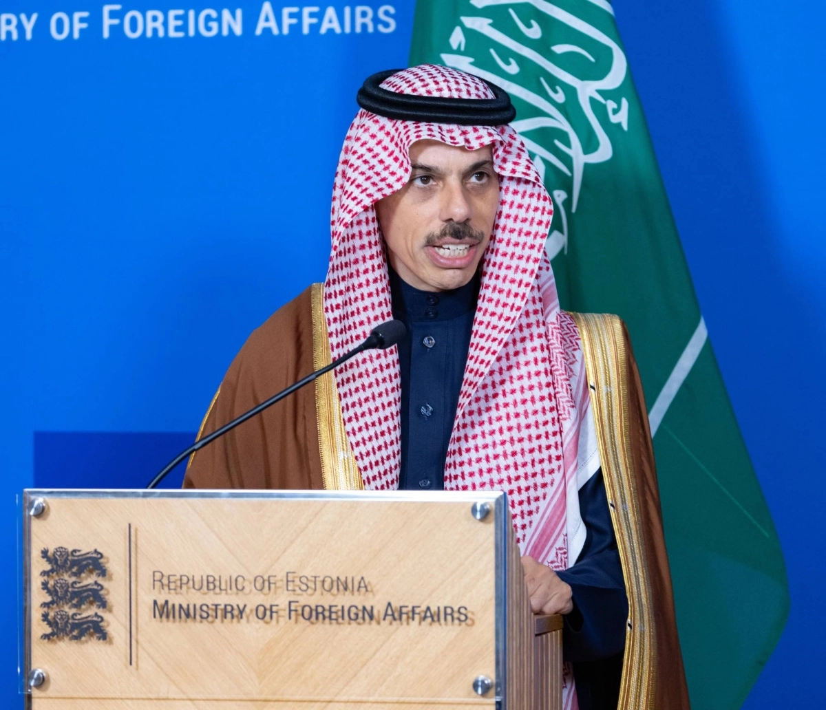 الأمير فيصل بن فرحان في مؤتمر صحفي