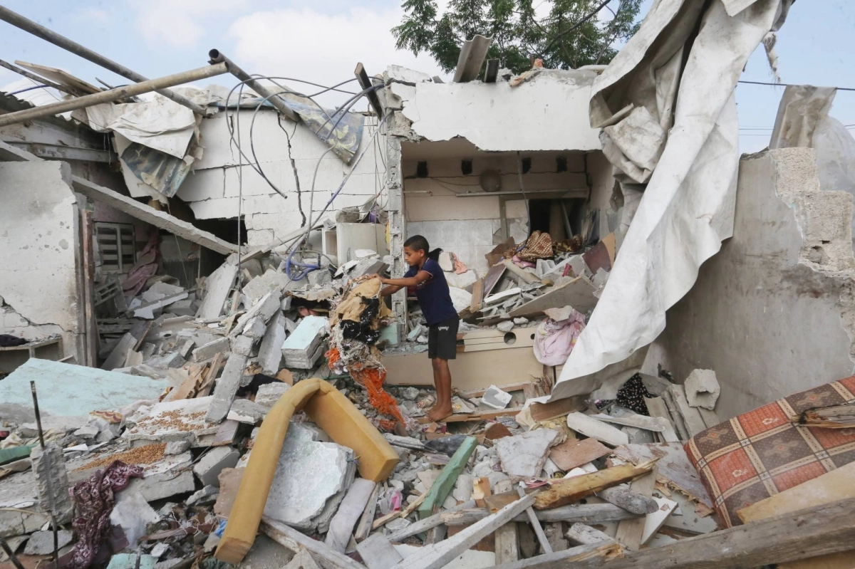 


حجم الدمار في مدرسة الجاعوني                                                 (د ب أ) 