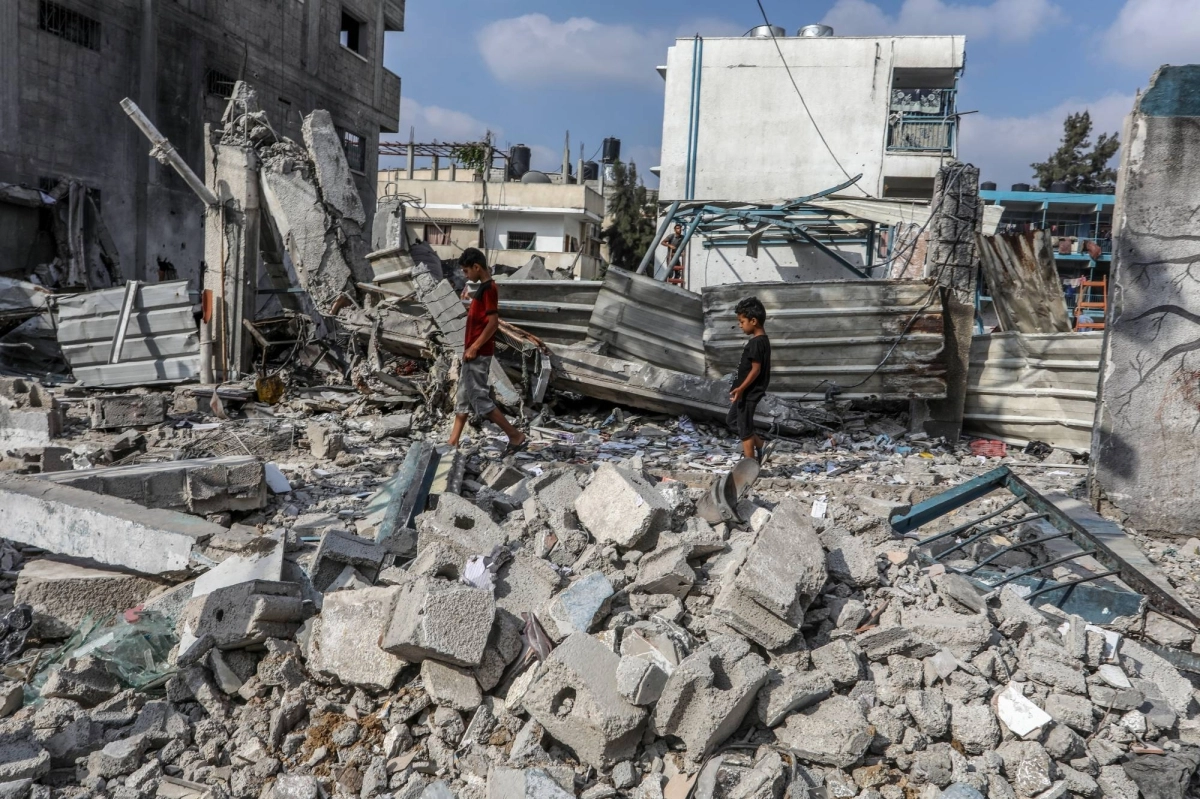 


دمار شامل لمدرسة النصيرات 