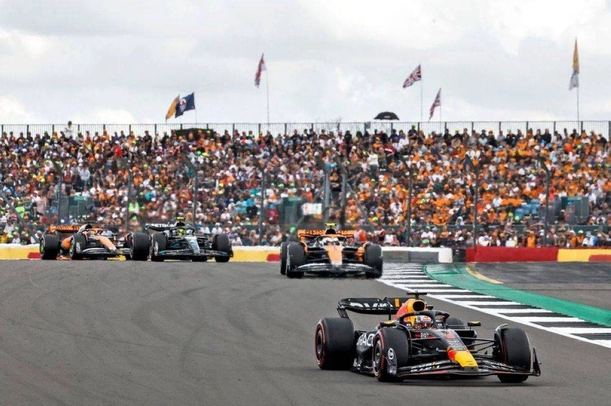 


جانب من سباق جائزة بريطانيا الكبرى 