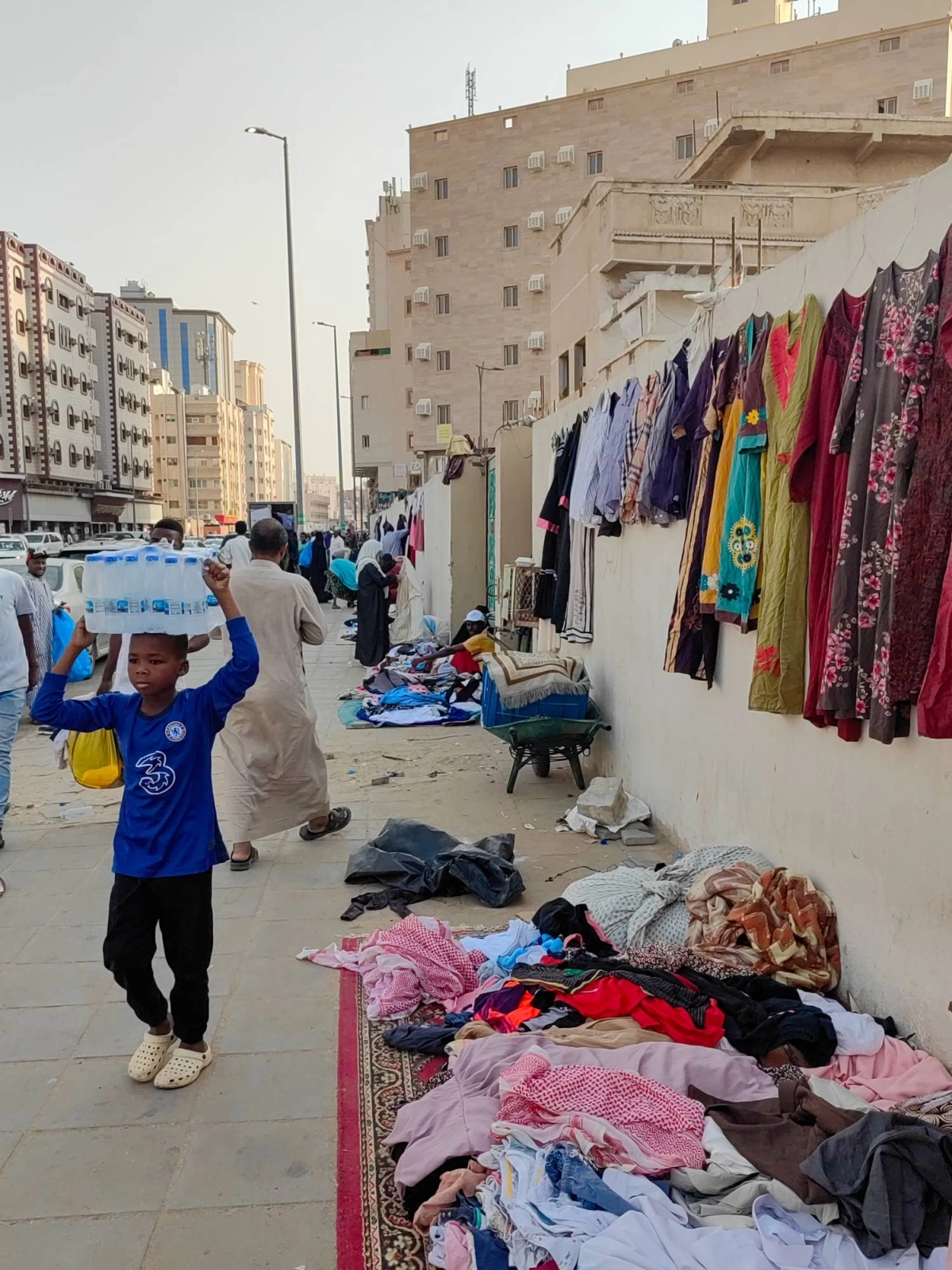 (أنس الحارثي)