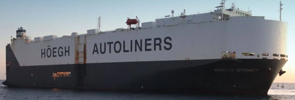 


سفينة نقل سيارات في ميناء الملك فهد الصناعي بينبع 