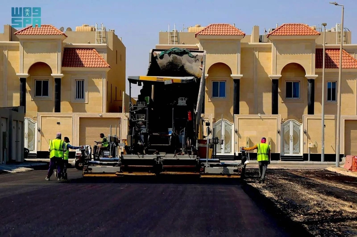 


من أعمال صيانة الطرق                       (مكة) 