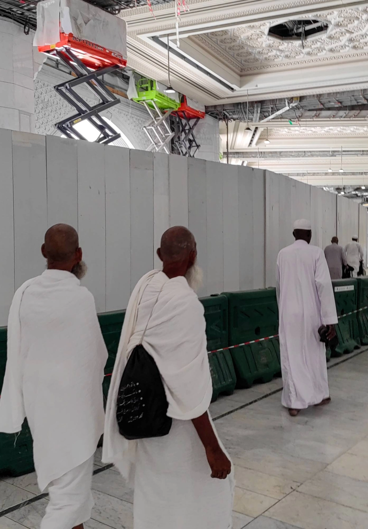 (أنس الحارثي)