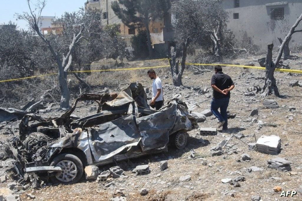 


سيارة تم تدميرها في جنوب لبنان                                                                            (مكة) 