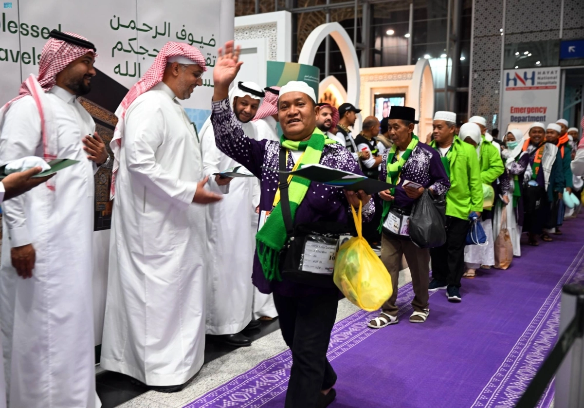 


وداع الفوج الأخير من الحجاج                       (مكة) 