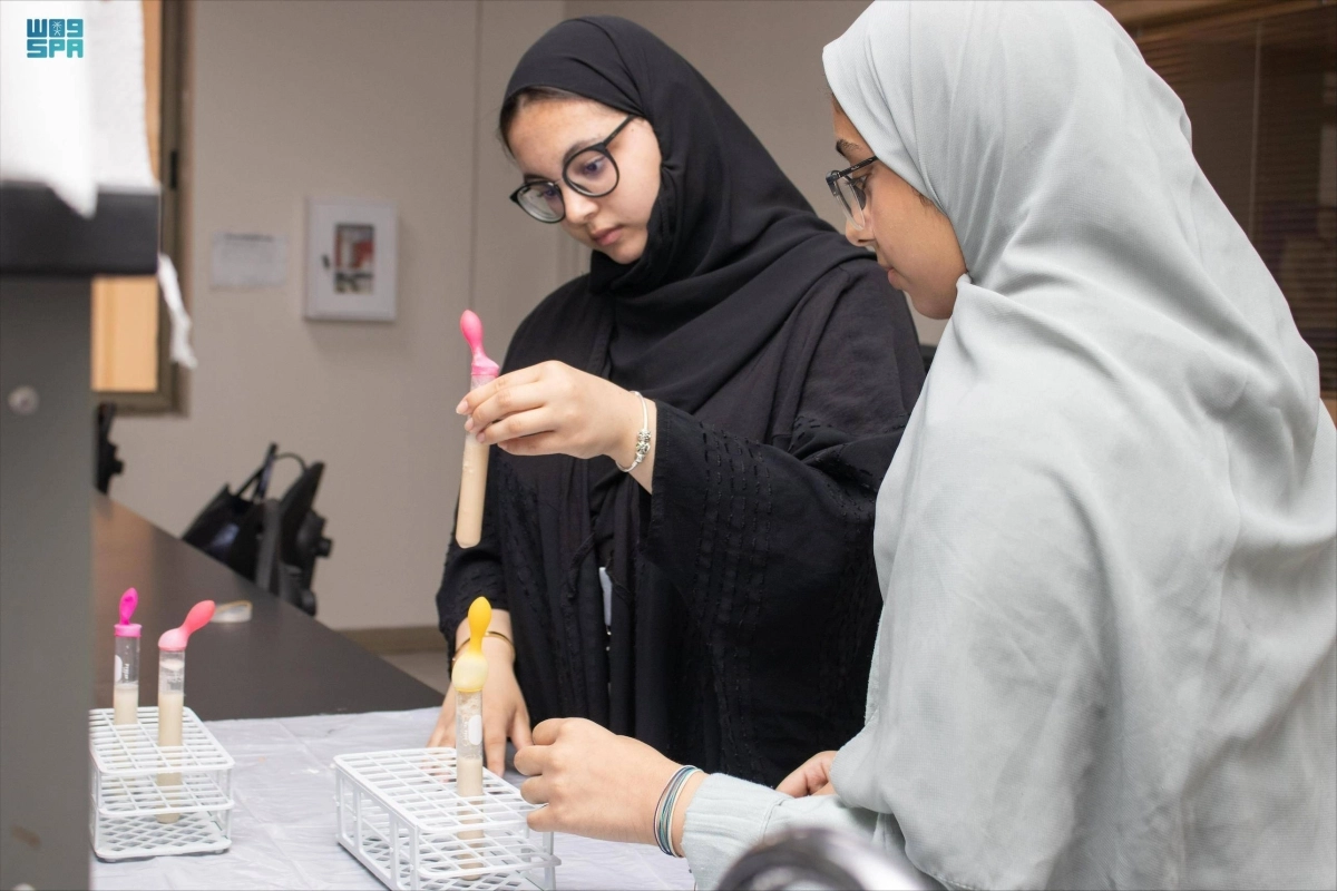 


جانب من برنامج موهبة الإثرائي                                                                           (مكة) 