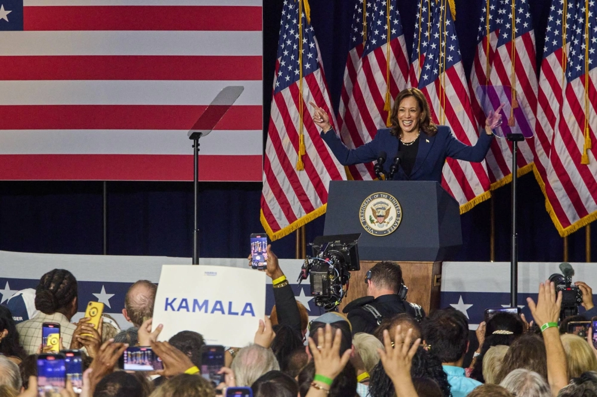 


هاريس في أول مؤتمر انتخابي                                                                                   (د ب أ) 