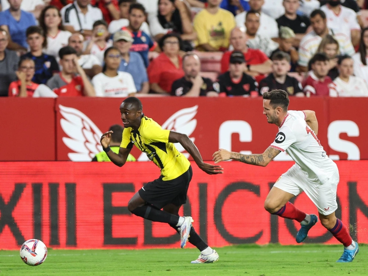 


موسى ديابي في مواجهة إشبيلية 