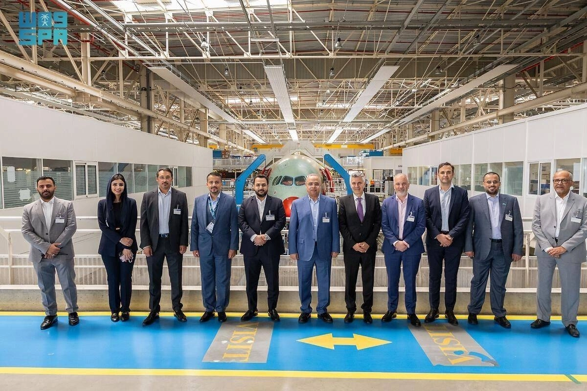 


وفد قطاع الطيران 