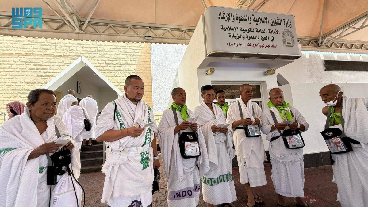 


وصول المعتمرين إلى مسجد الحل 