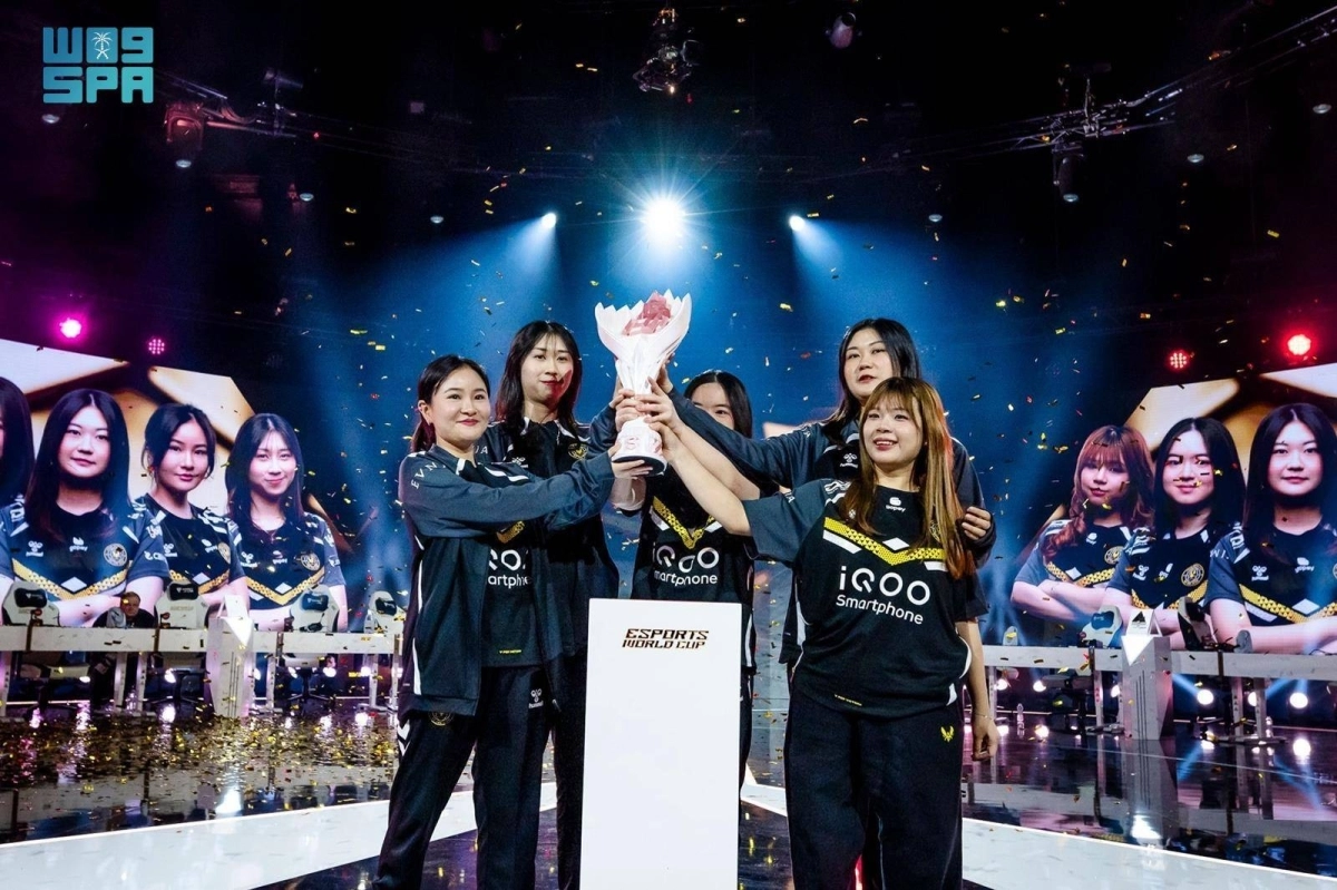 


الفريق الفائز بالمركز الأول 