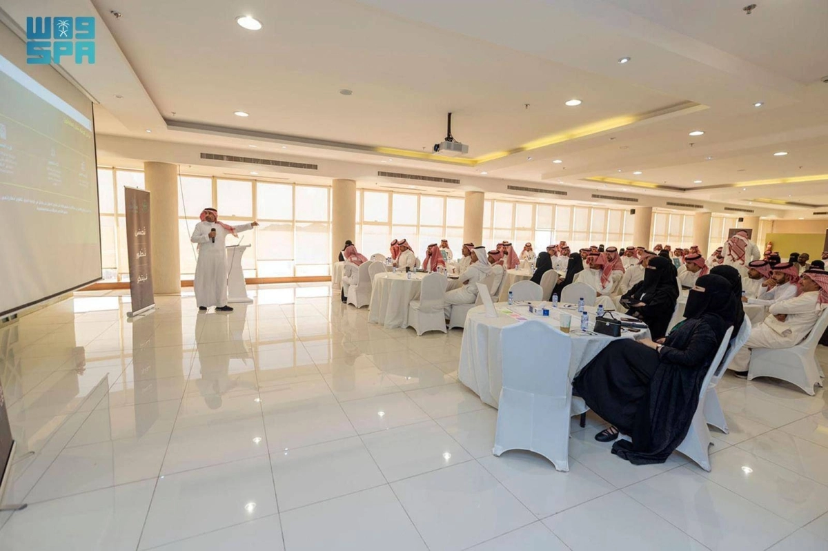 عدد من المشاركين في الهاكاثون