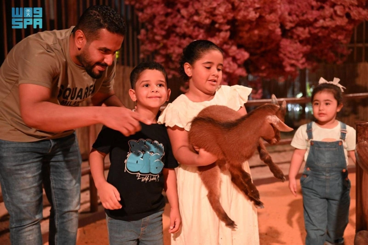 تفاعل الأطفال مع الحيوانات