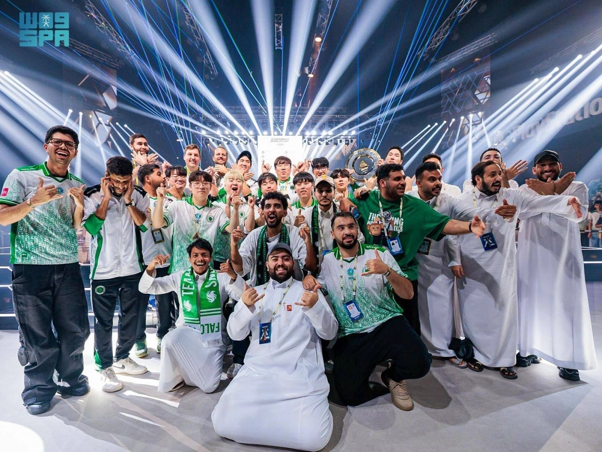 فريق Team Falcons