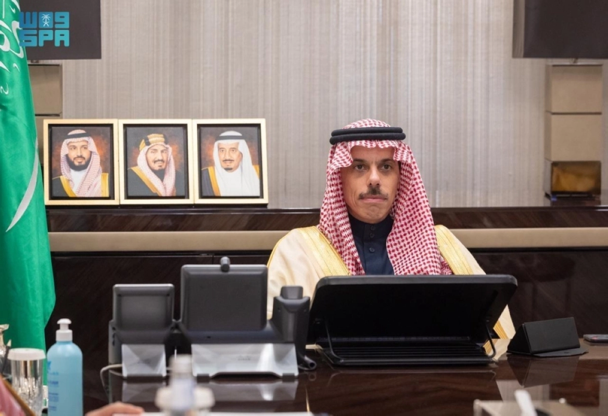 وزير الخارجية السعودي خلال الاجتماع المرئي