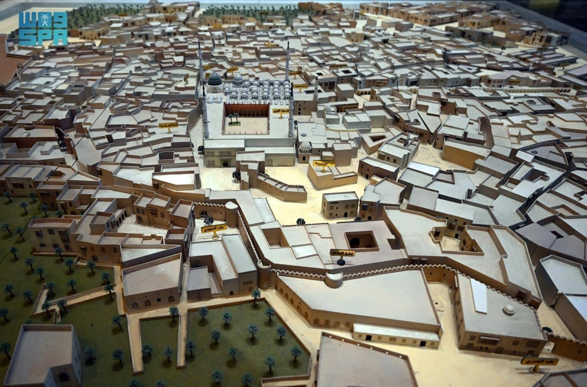 معرض عمارة المسجد النبوي يثري تجربة الزوار بالتعريف بتاريخ بنائه وتوسعاته عبر العصور